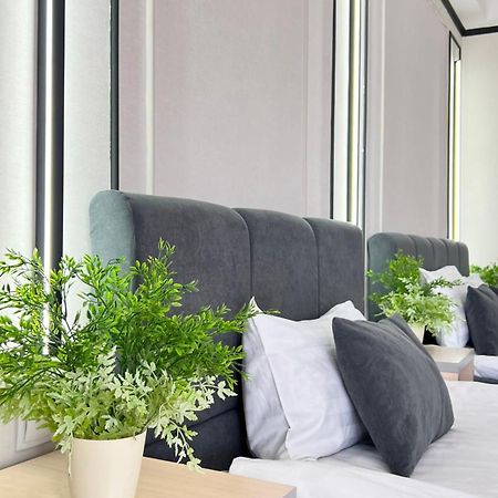 Caravan Hotel Karakol Kültér fotó