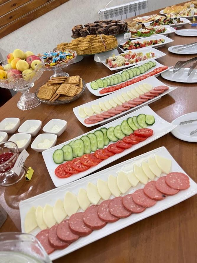 Caravan Hotel Karakol Kültér fotó