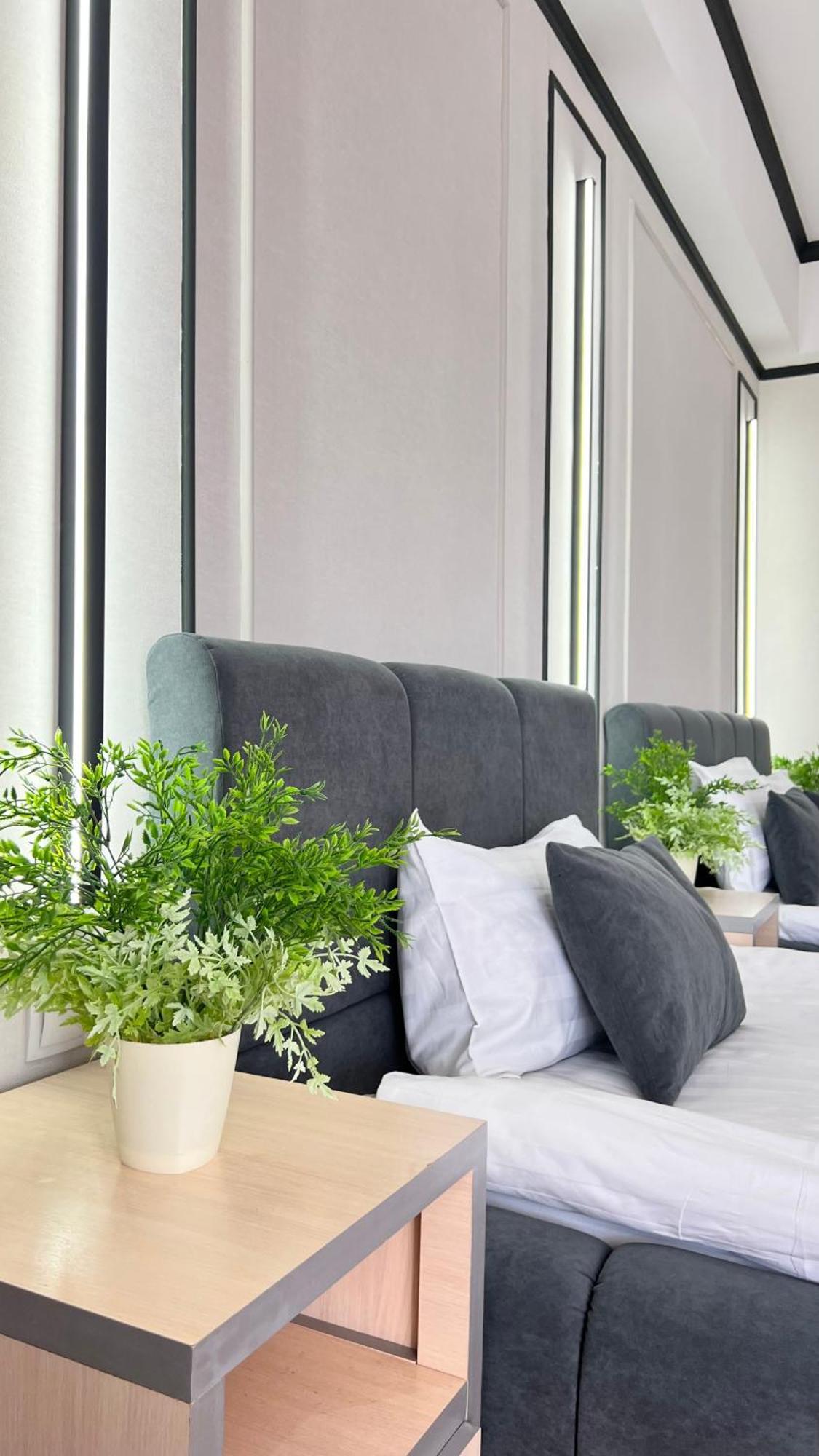 Caravan Hotel Karakol Kültér fotó