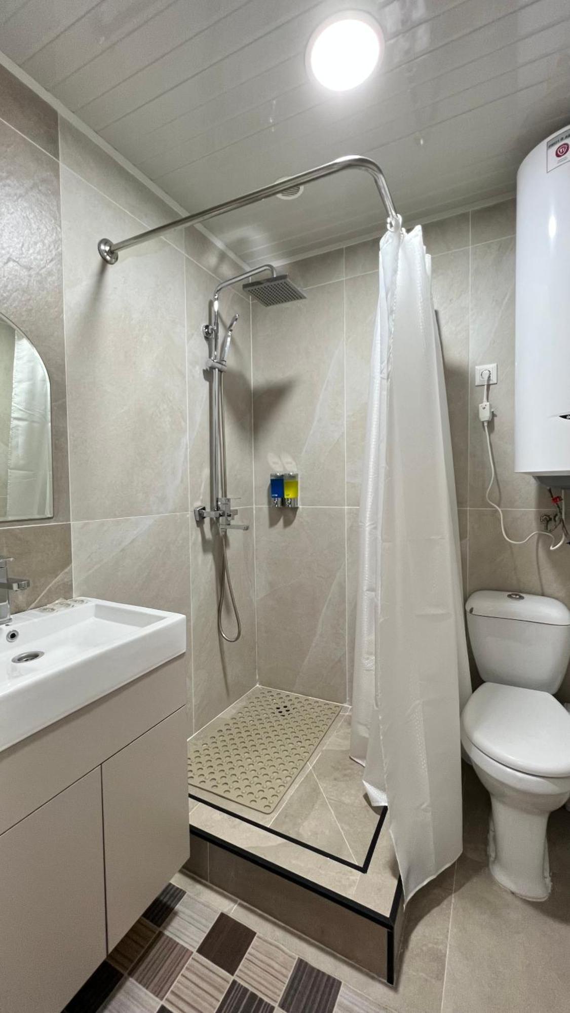 Caravan Hotel Karakol Kültér fotó